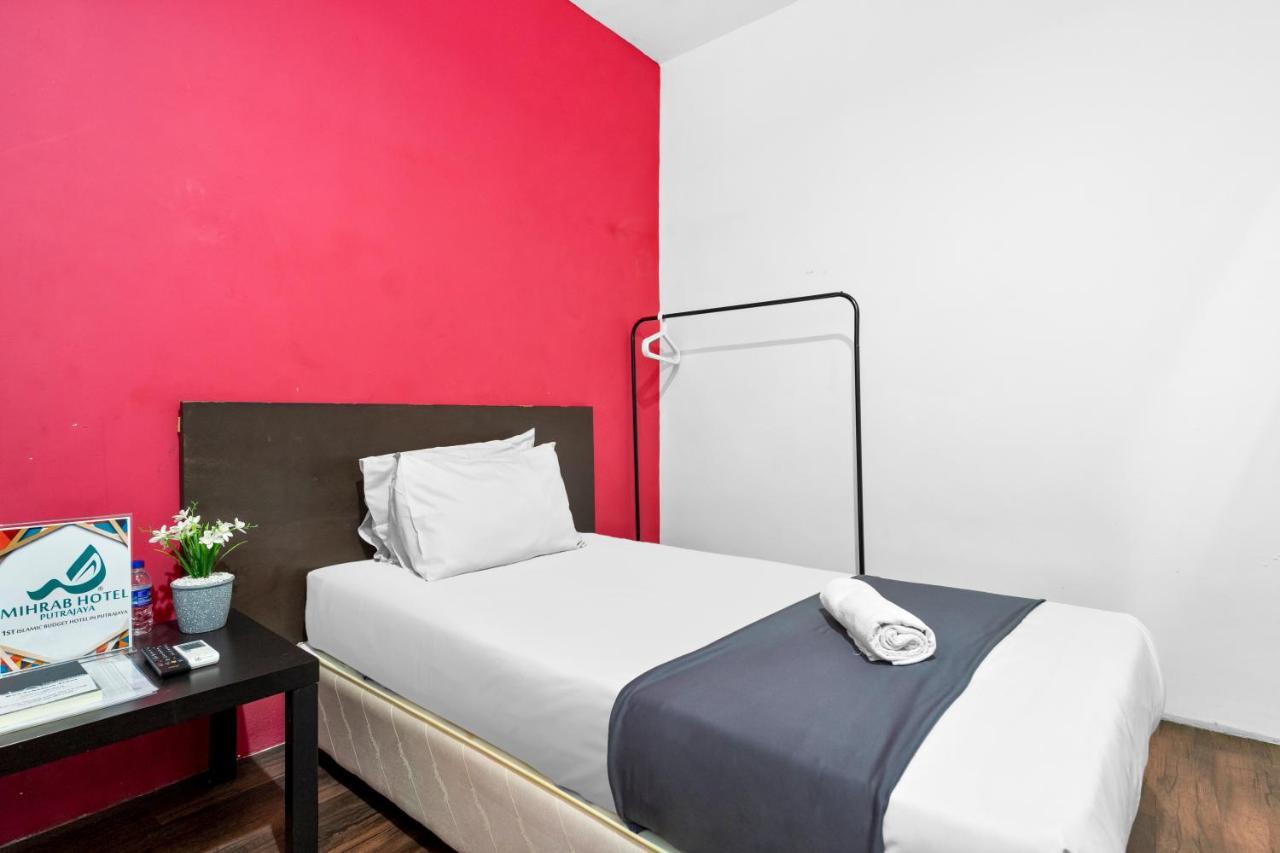 Mihrab Hotel פוטראג'איה מראה חיצוני תמונה